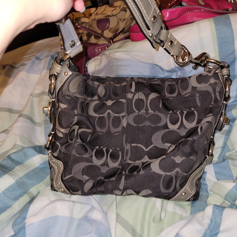 COACH Good Condition Black and Gray Logo Shoulder Bag